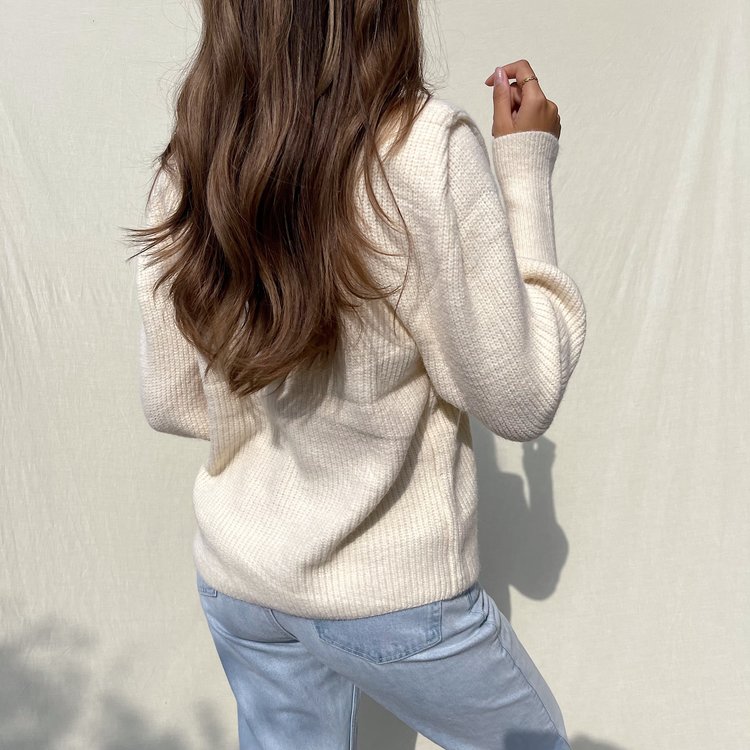 Jiony Button Knit Cardigan / Beige