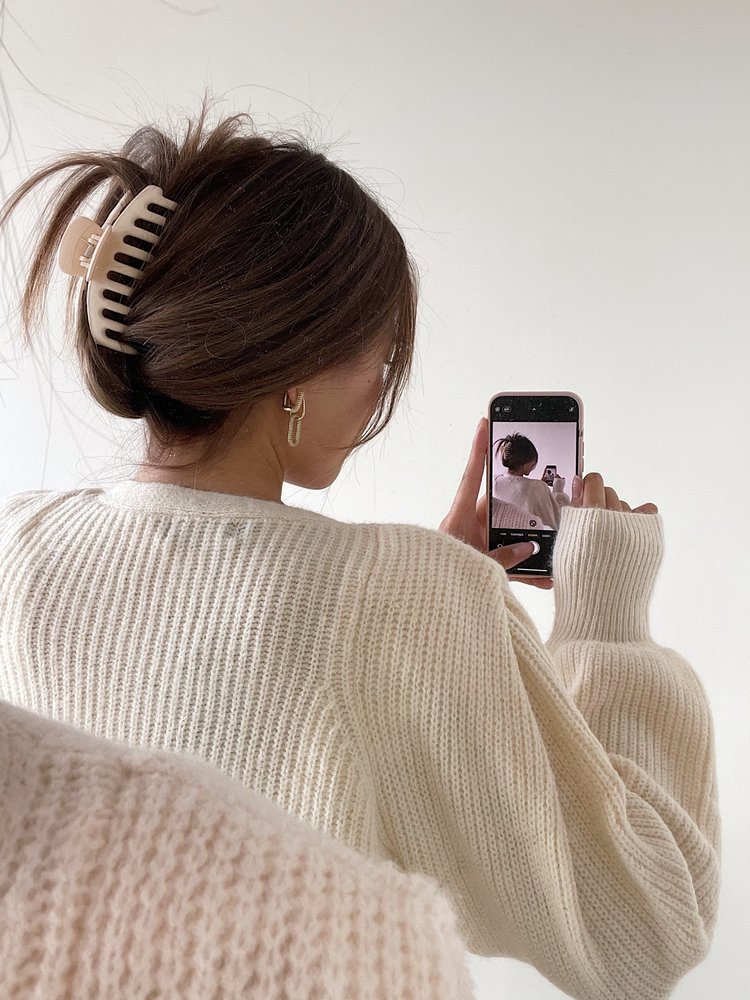 Felia Shiny Hair Claw / Beige