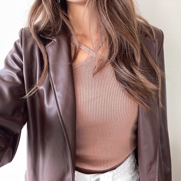 Esmera Crossover Top / Brown