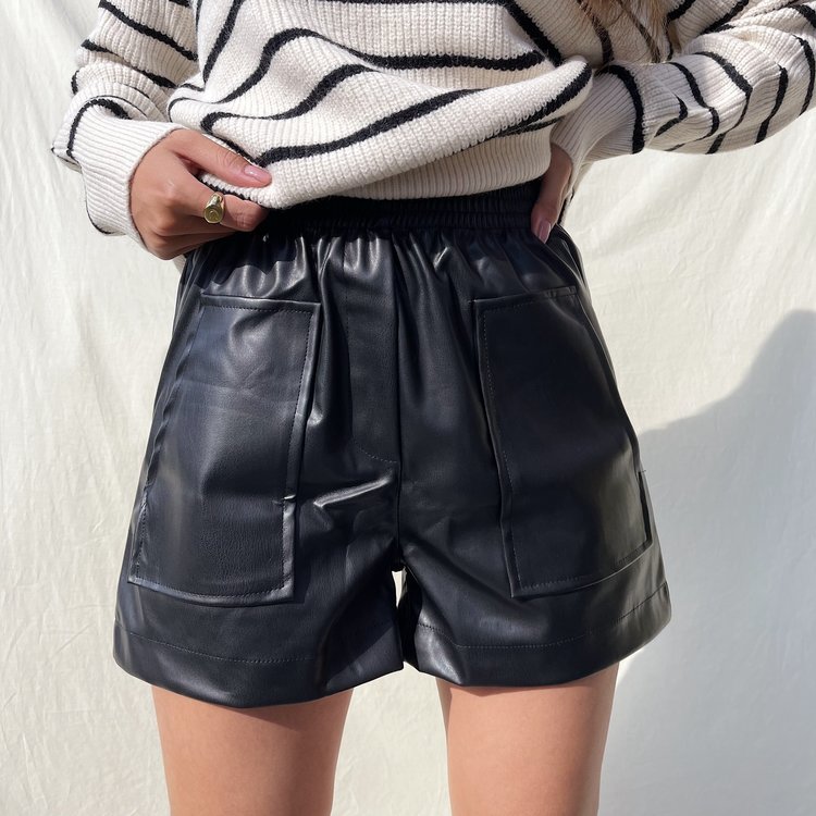 Soleil Faux Leather Shorts / Black