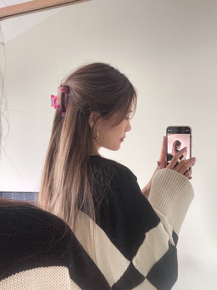 Kiara Marble Hair Claw / Pink