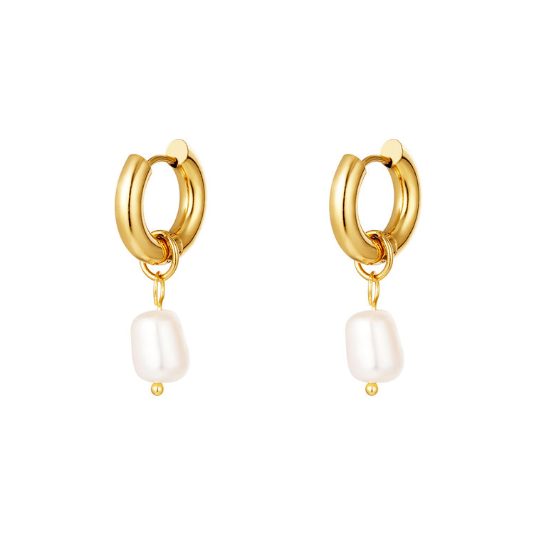 Gold Classy Pearl Earrings