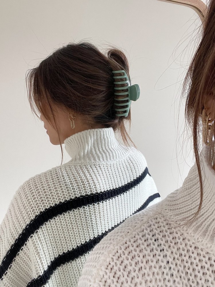 Felia Shiny Hair Claw / Dark Green