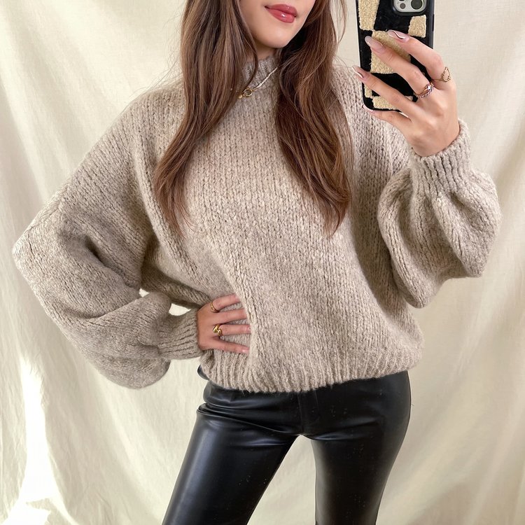 Caro Oversized Knit Sweater / Taupe