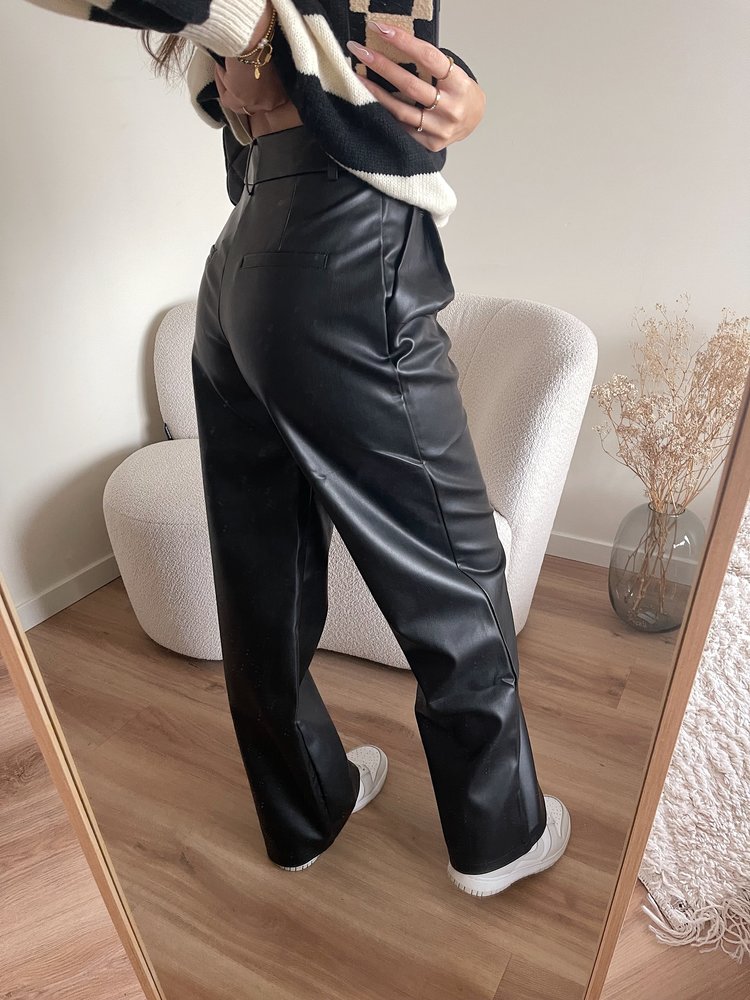 Hera Faux Leather Wide Leg Trousers / Black
