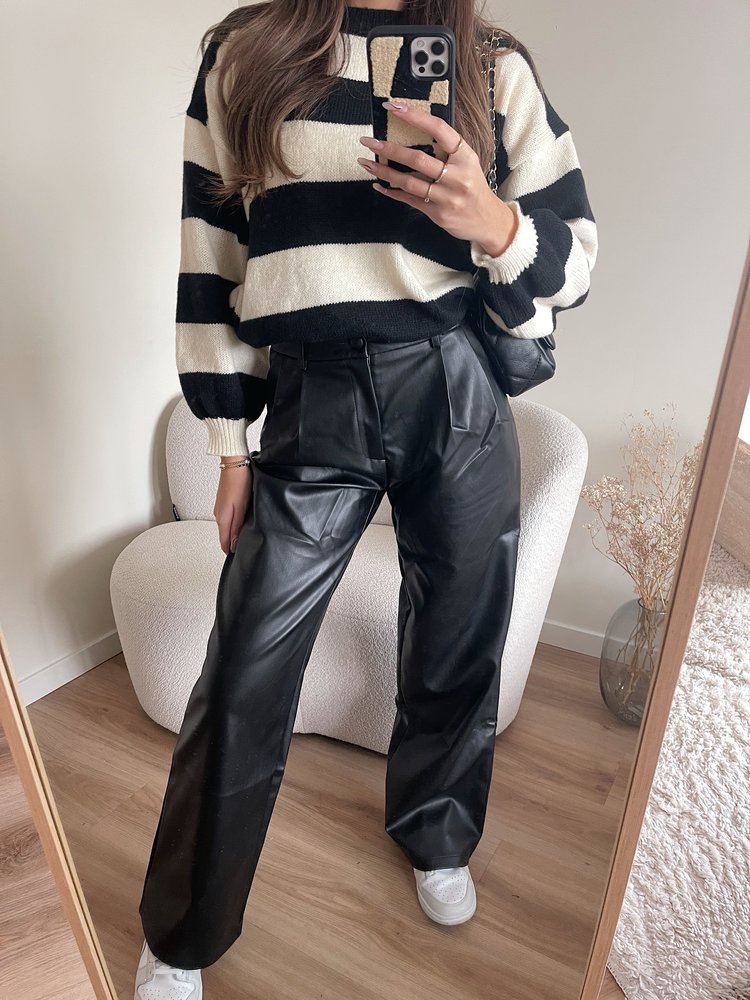 Hera Faux Leather Wide Leg Trousers / Black