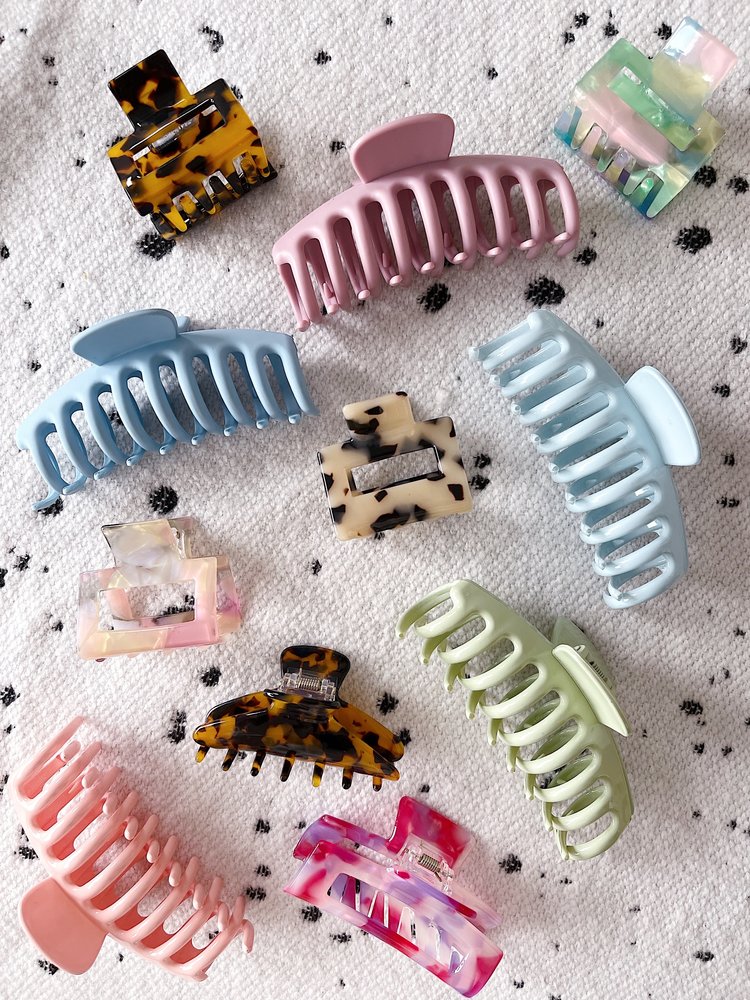 Cierra Matte Hair Claw / Blue