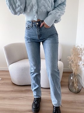 Jiana Straight Leg Jeans / Blue