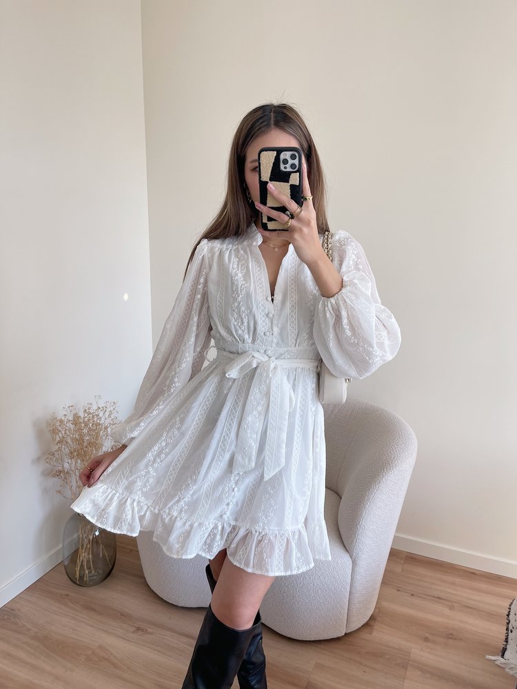 Layla Embroidered Dress / White