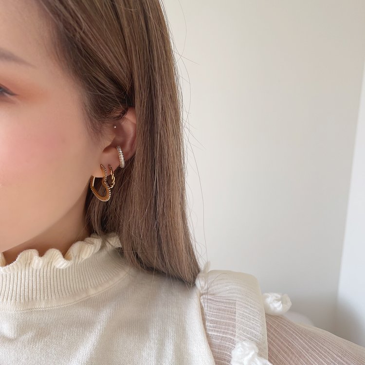 Gold Heart Shackle Hoop Earrings