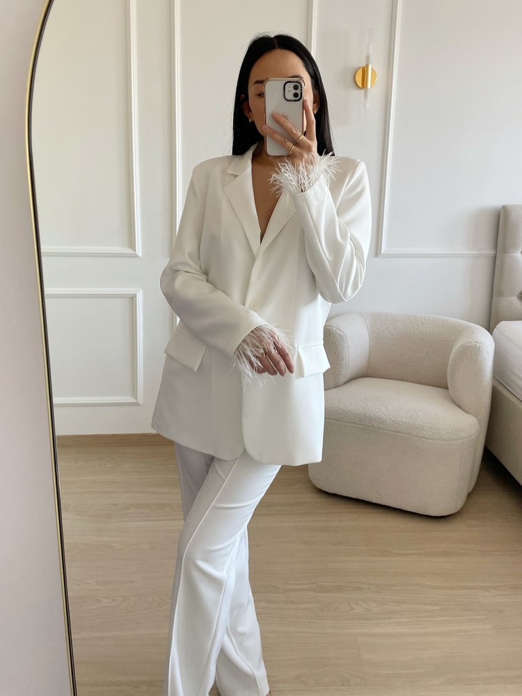 Rosé Loose Fit Feather Blazer / White