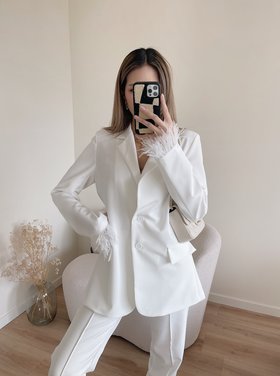 Rosé Loose Fit Feather Blazer / White