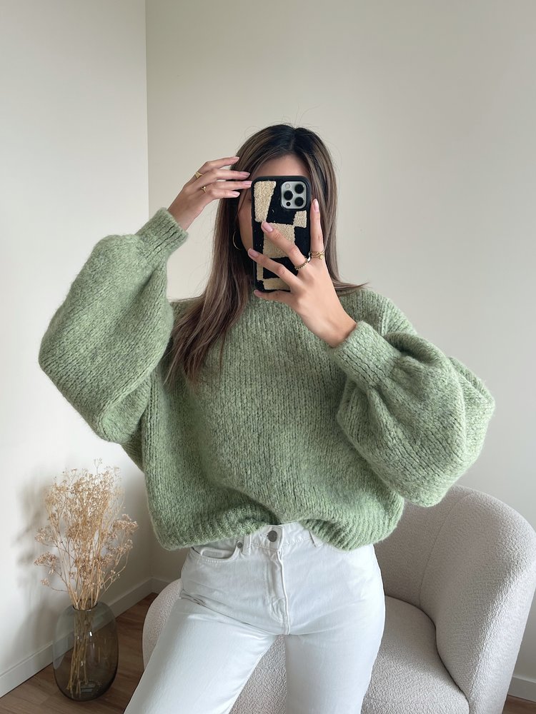 Caro Oversized Knit Sweater / Matcha Green