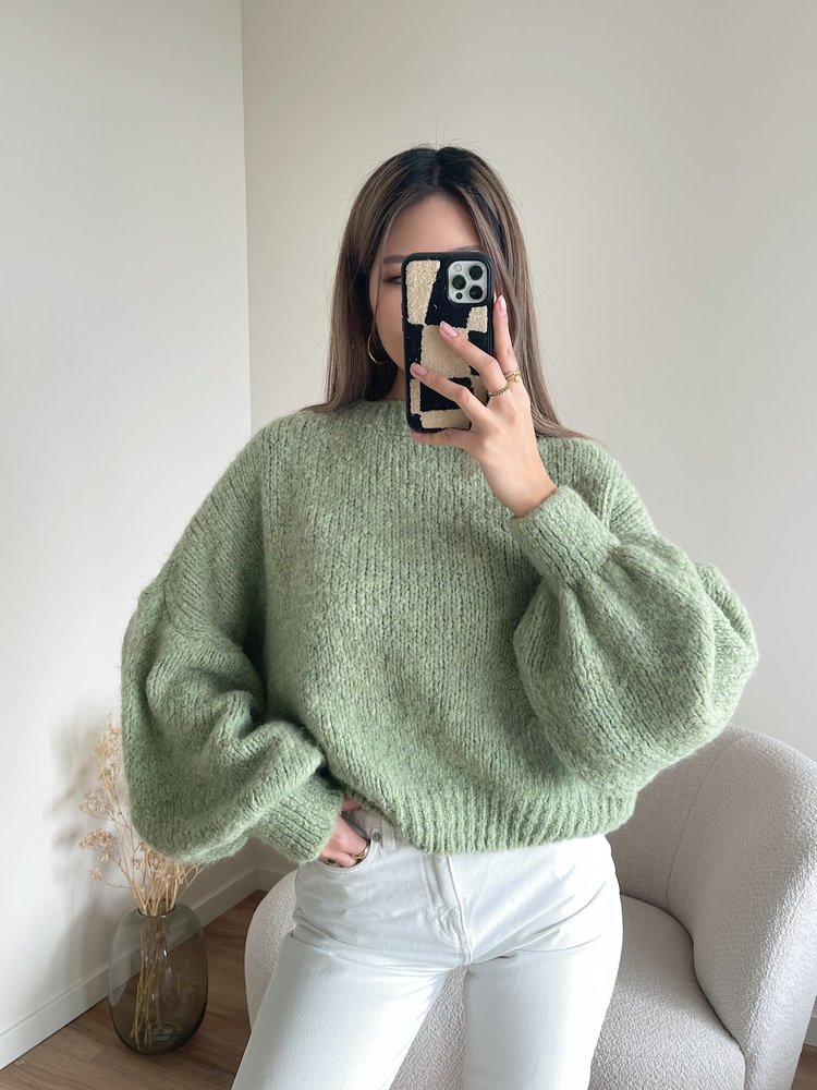 Caro Oversized Knit Sweater / Matcha Green