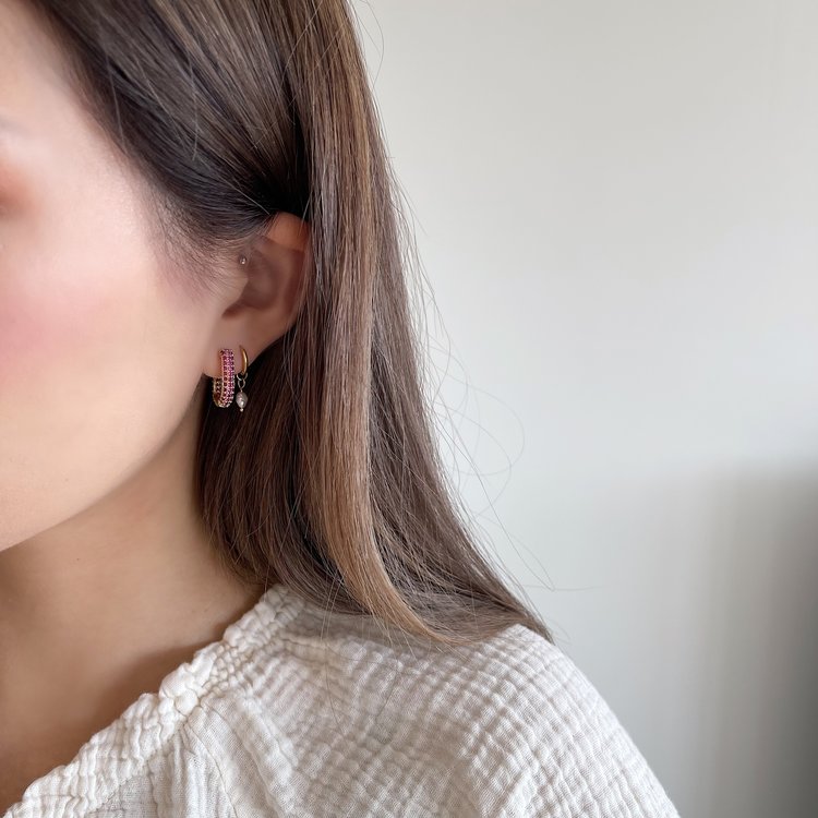 Gold Sparkling Stones Hoop Earrings / Red Pink