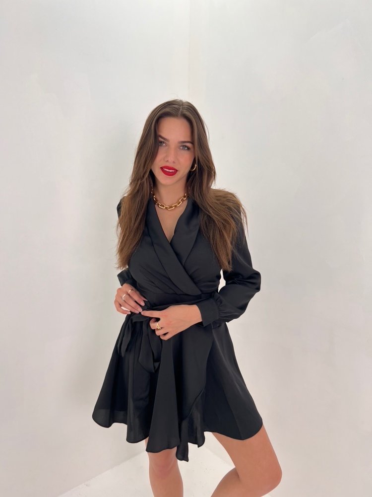 Tanna Flowy Satin Dress / Black