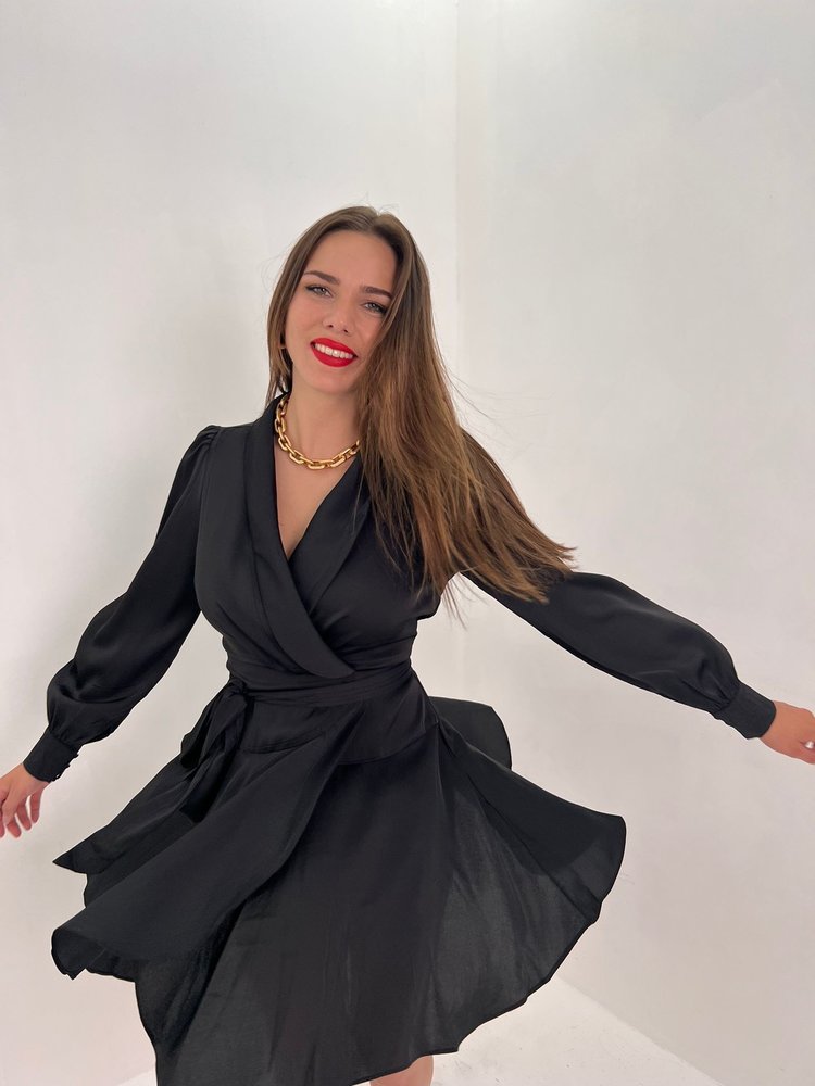 Tanna Flowy Satin Dress / Black