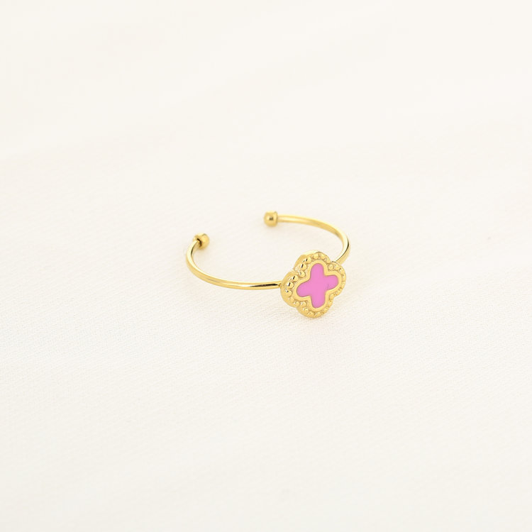Gold Vintage Clover Ring / Pink