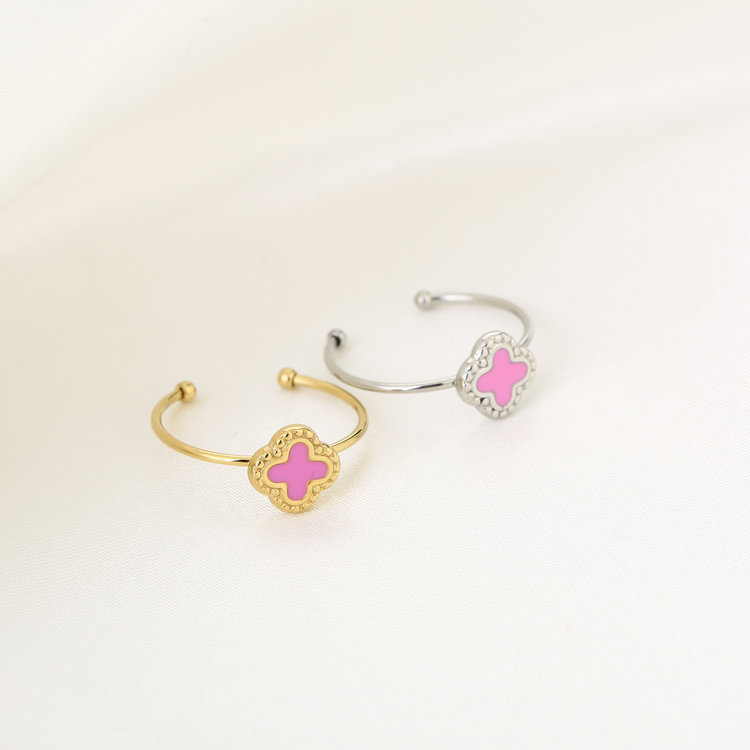 Gold Vintage Clover Ring / Pink