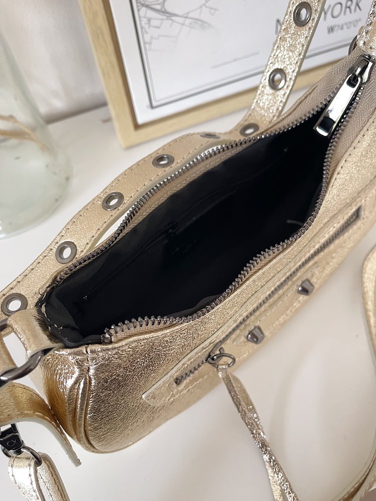 Azula Shoulder Bag / Metallic Gold