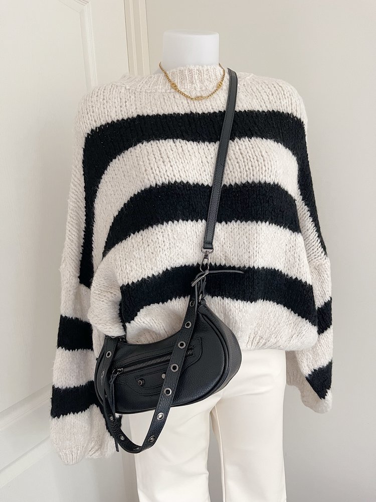 Azula Shoulder Bag / Black