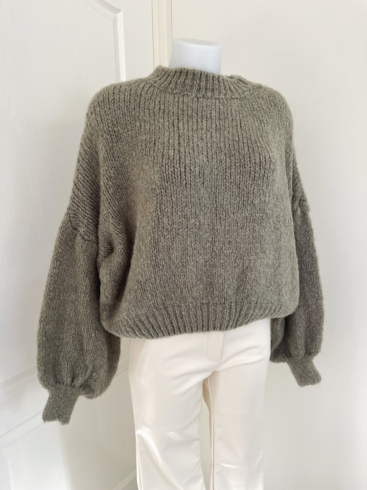 Caro Oversized Knit Sweater / Olive Green