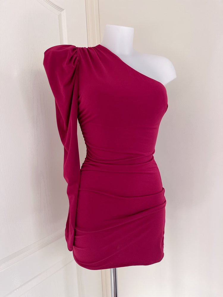 Widya One Shoulder Dress / Bordeaux