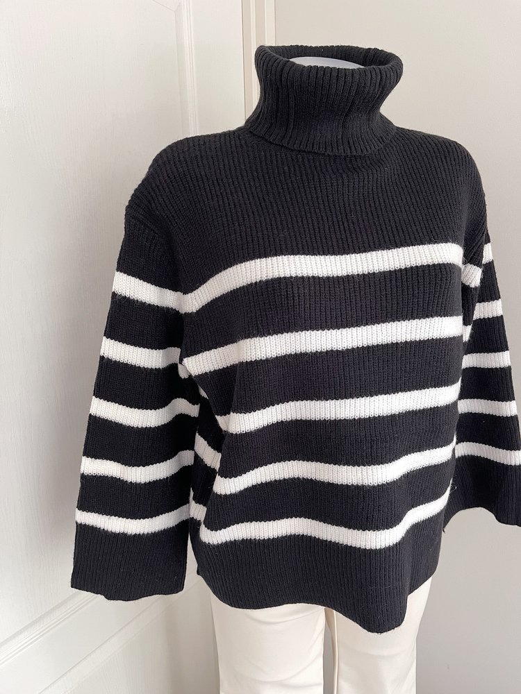 Solis Striped Sweater / Black