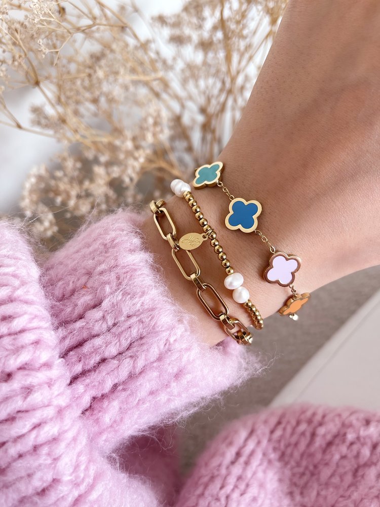 Gold Bold Linked Chain Bracelet