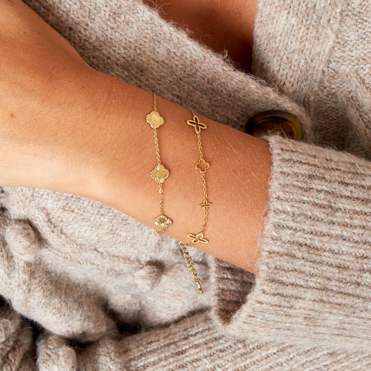 Silver Textured Clovers Bracelet