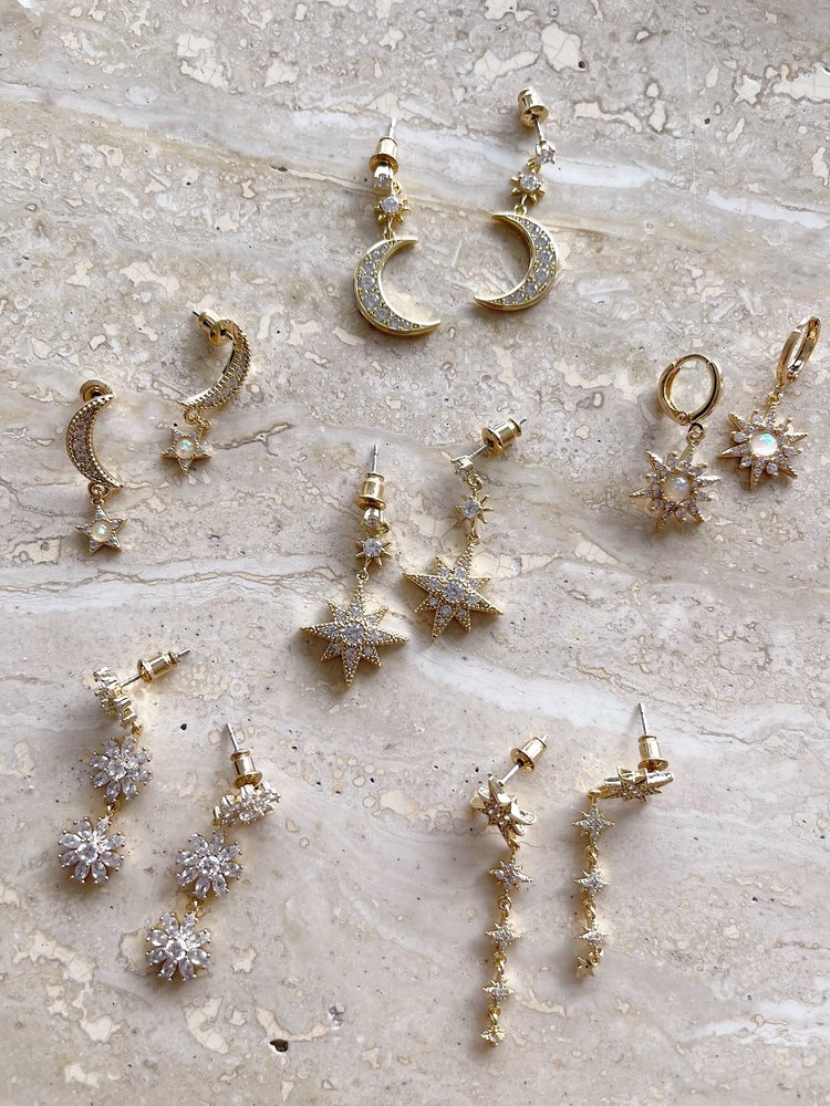 Gold To The Moon Earrings / White