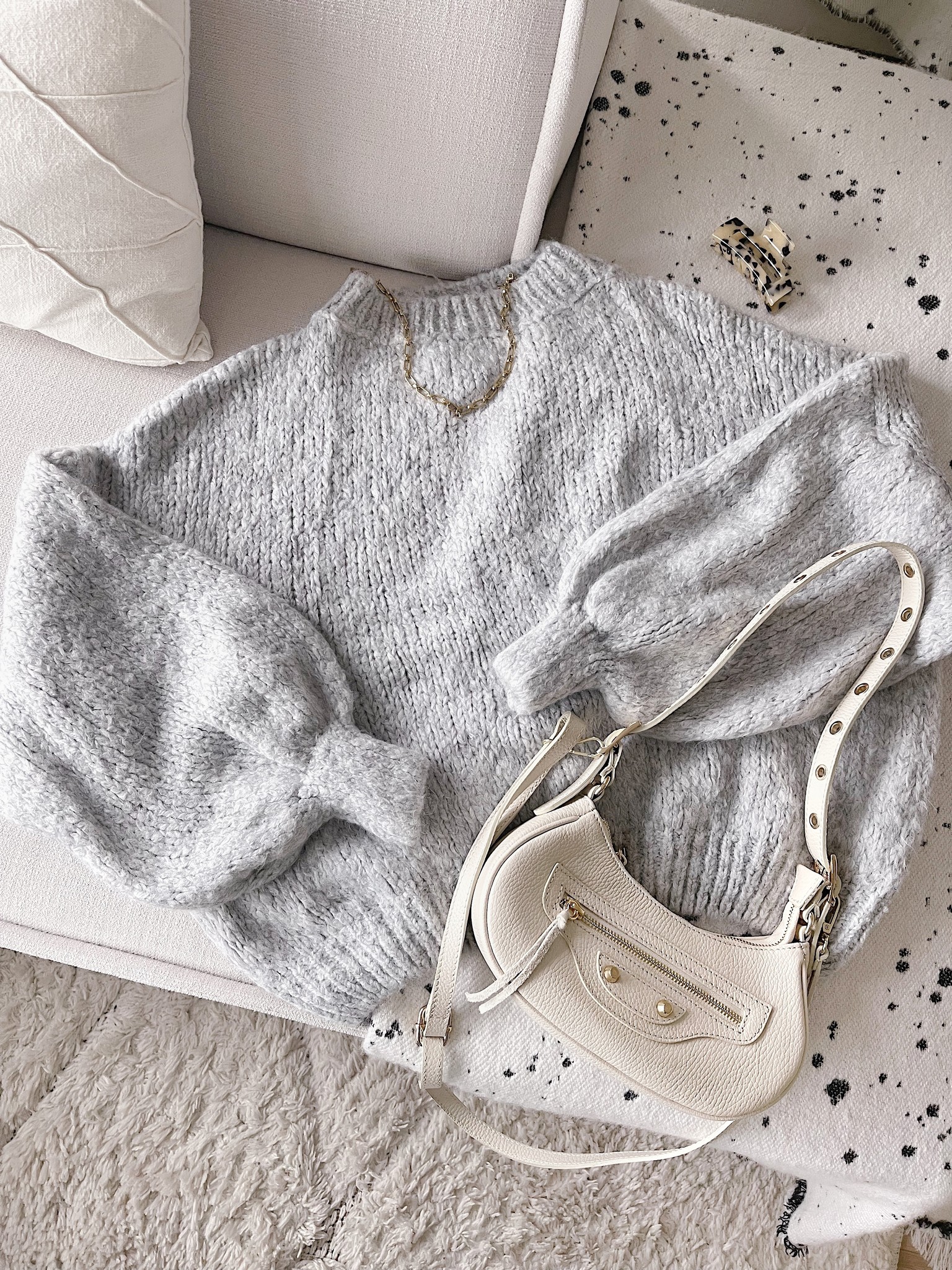 Caro Oversized Knit Sweater / Light Grey