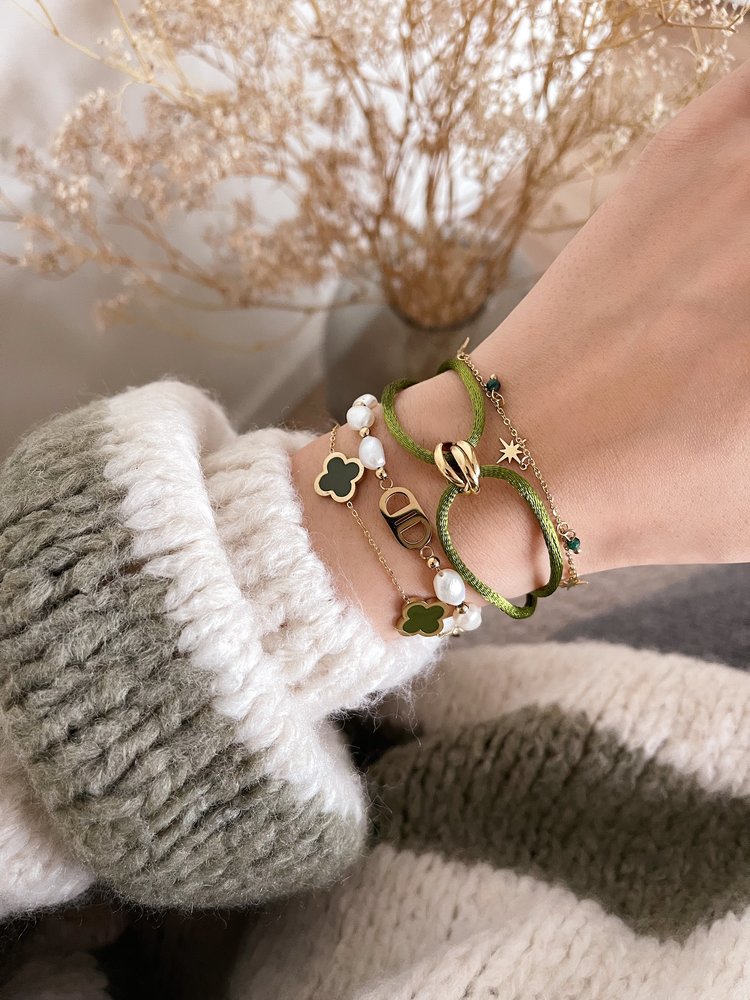 Gold Lucky Clover Bracelet / Olive Green
