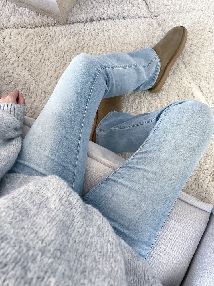 Zandra Basic Flared Jeans / Blue