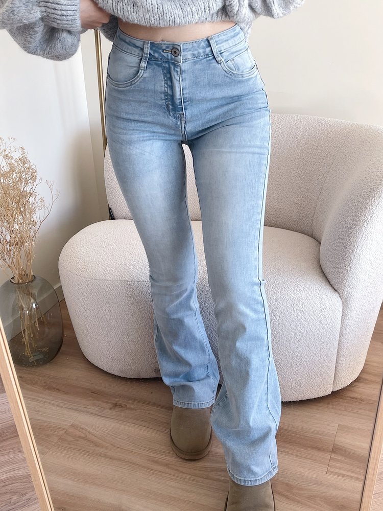 Zandra Basic Flared Jeans / Blue