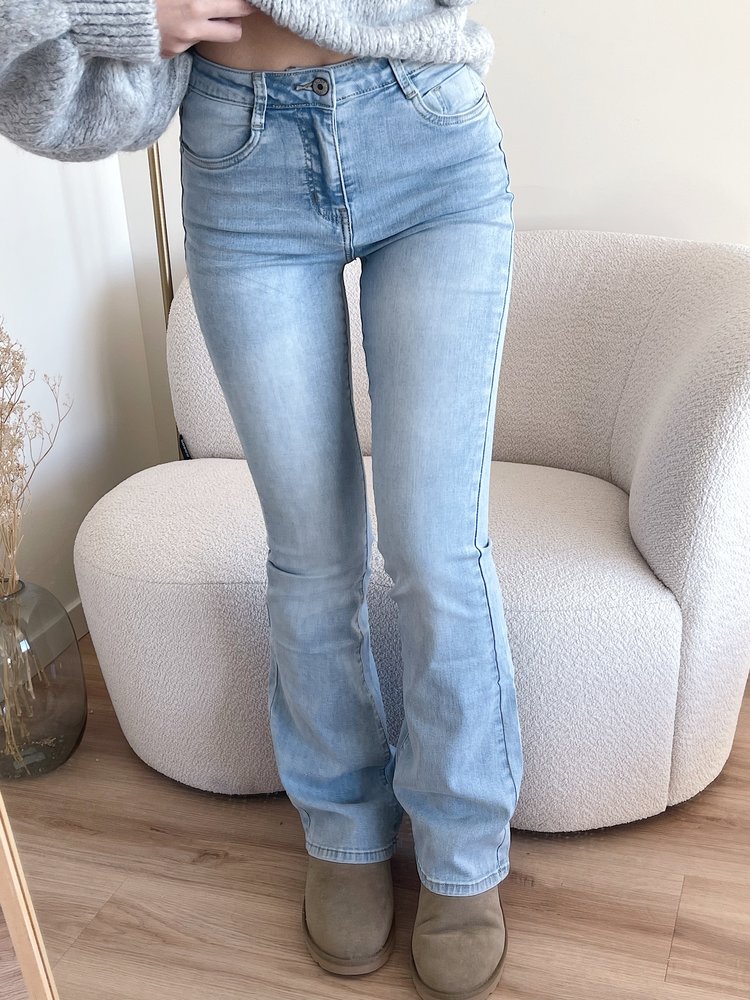 Zandra Basic Flared Jeans / Blue