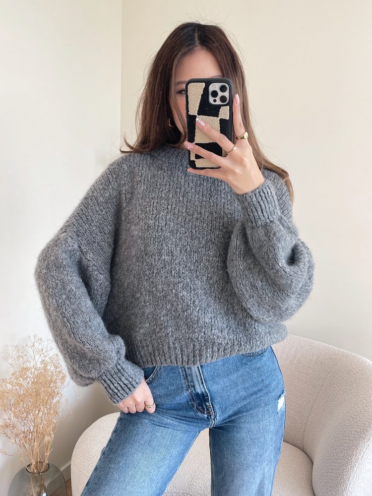 Caro Oversized Knit Sweater / Dark Grey