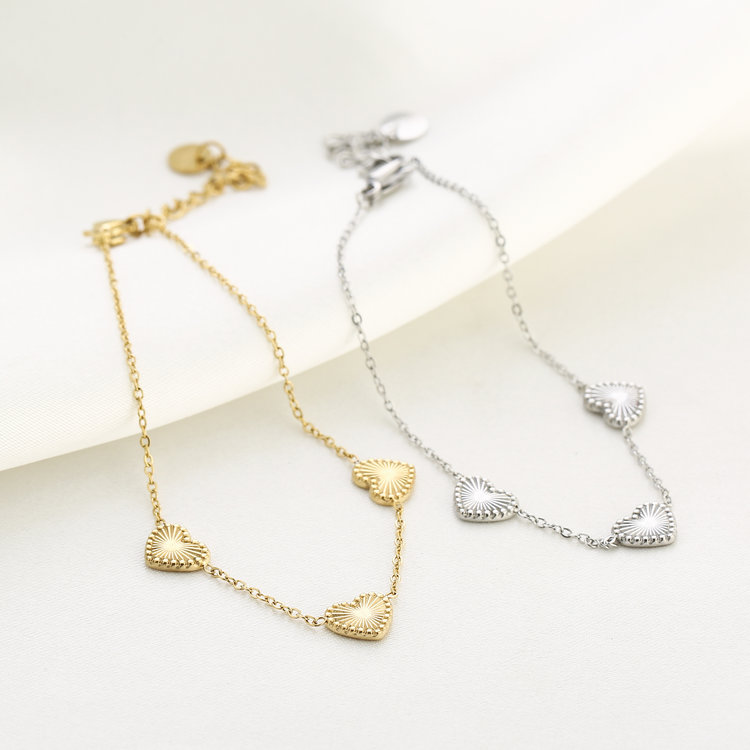 Gold Textured Heart Bracelet