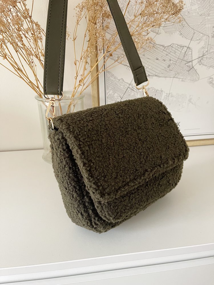 Miyo Teddy Crossbody Bag / Army Green