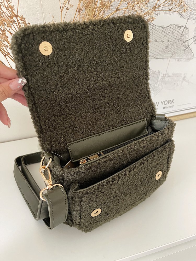 Miyo Teddy Crossbody Bag / Army Green