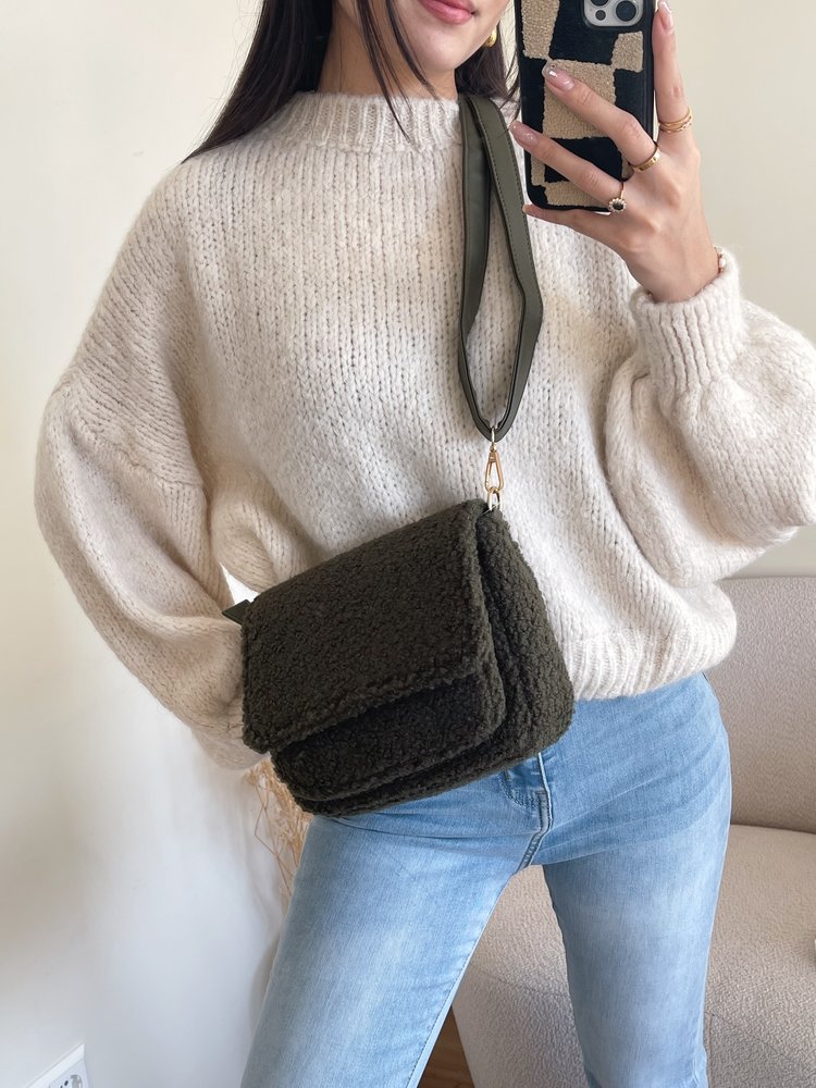 Miyo Teddy Crossbody Bag / Army Green