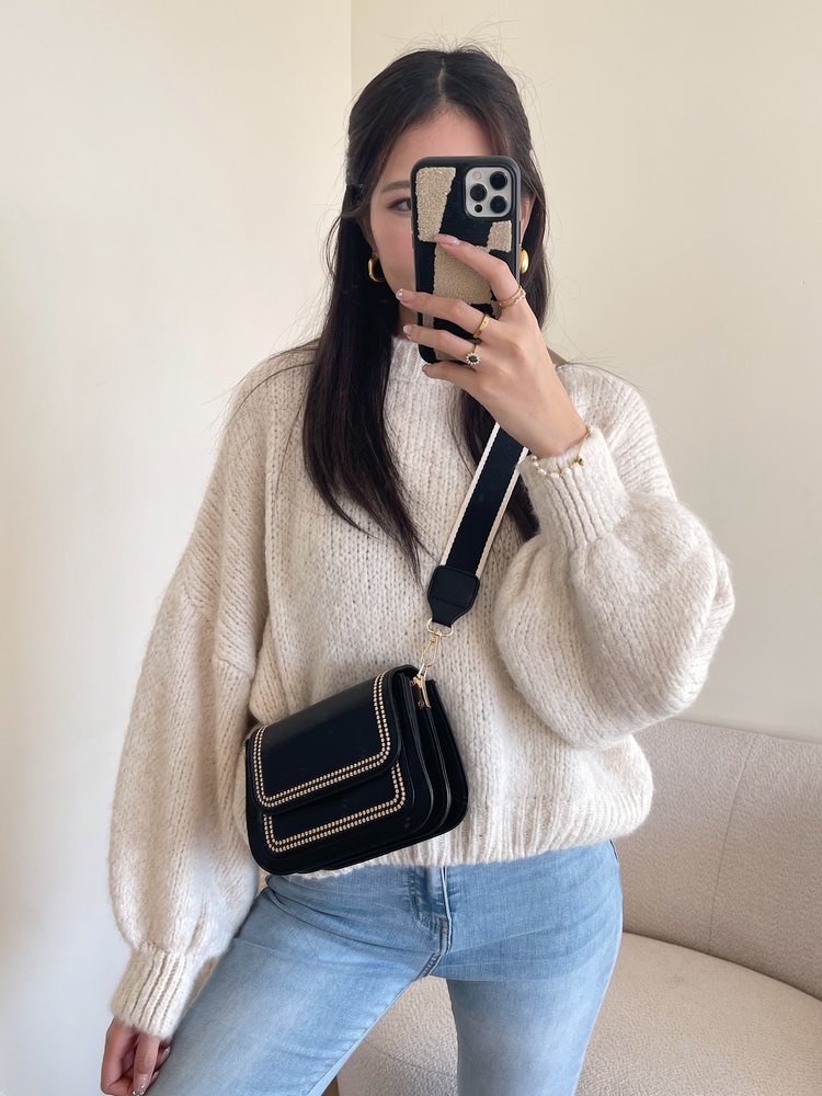 Gisa Stitched Crossbody Bag / Black