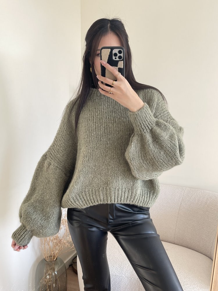 Caro Oversized Knit Sweater / Olive Green