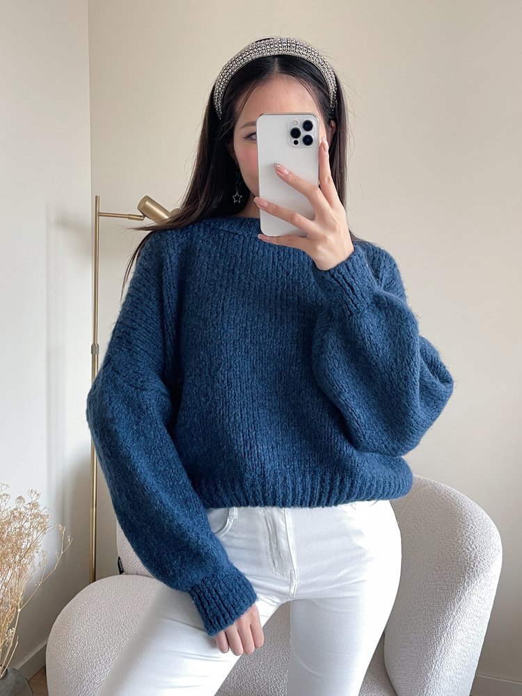 Caro Oversized Knit Sweater / Navy Blue