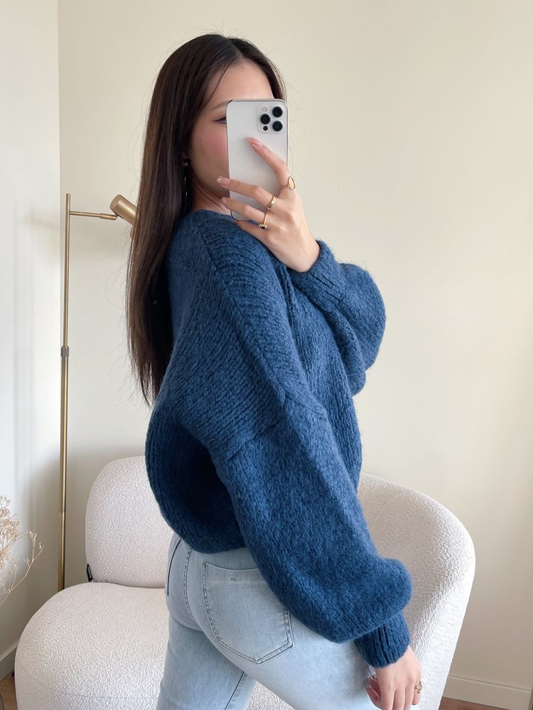 Caro Oversized Knit Sweater / Navy Blue