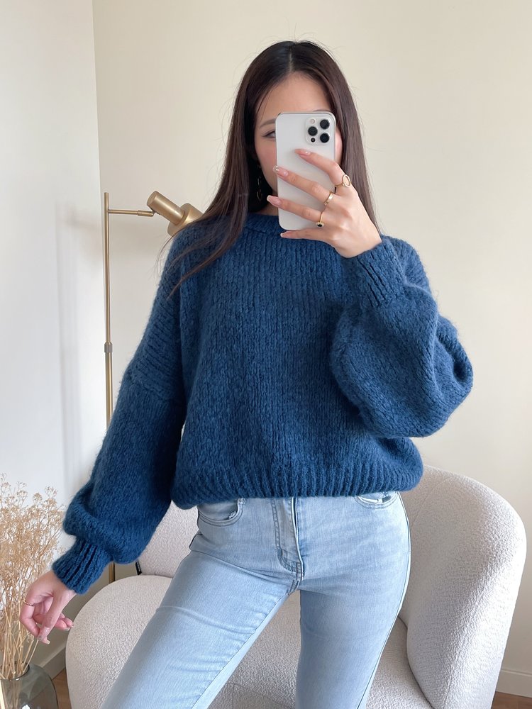 Caro Oversized Knit Sweater / Navy Blue