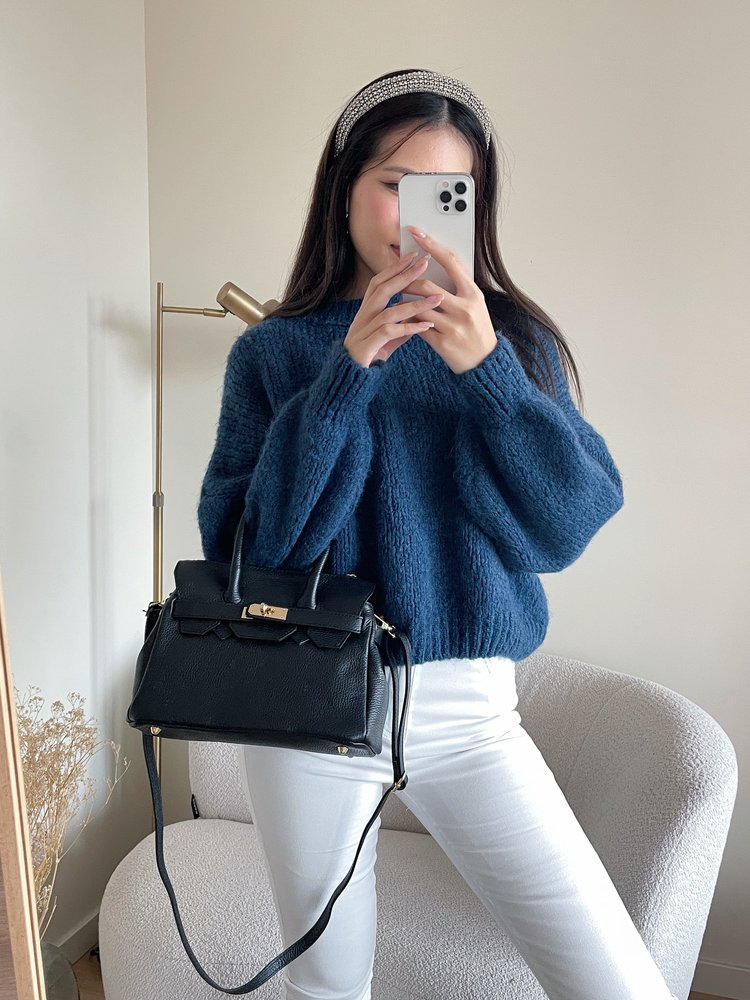 Ayane Classic Handbag / Black