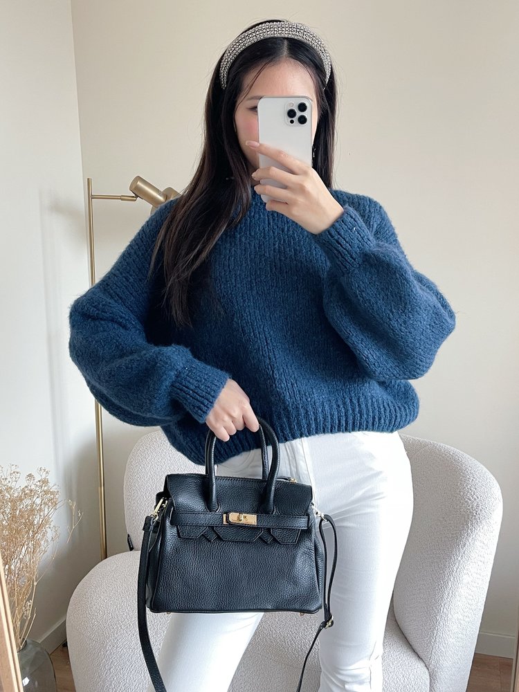 Ayane Classic Handbag / Black