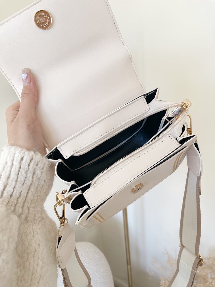 Gisa Stitched Crossbody Bag / Beige