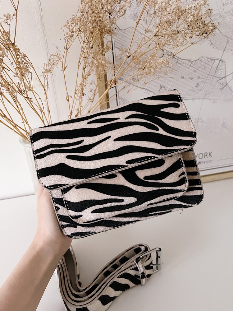 Shima Zebra Crossbody Bag / Beige